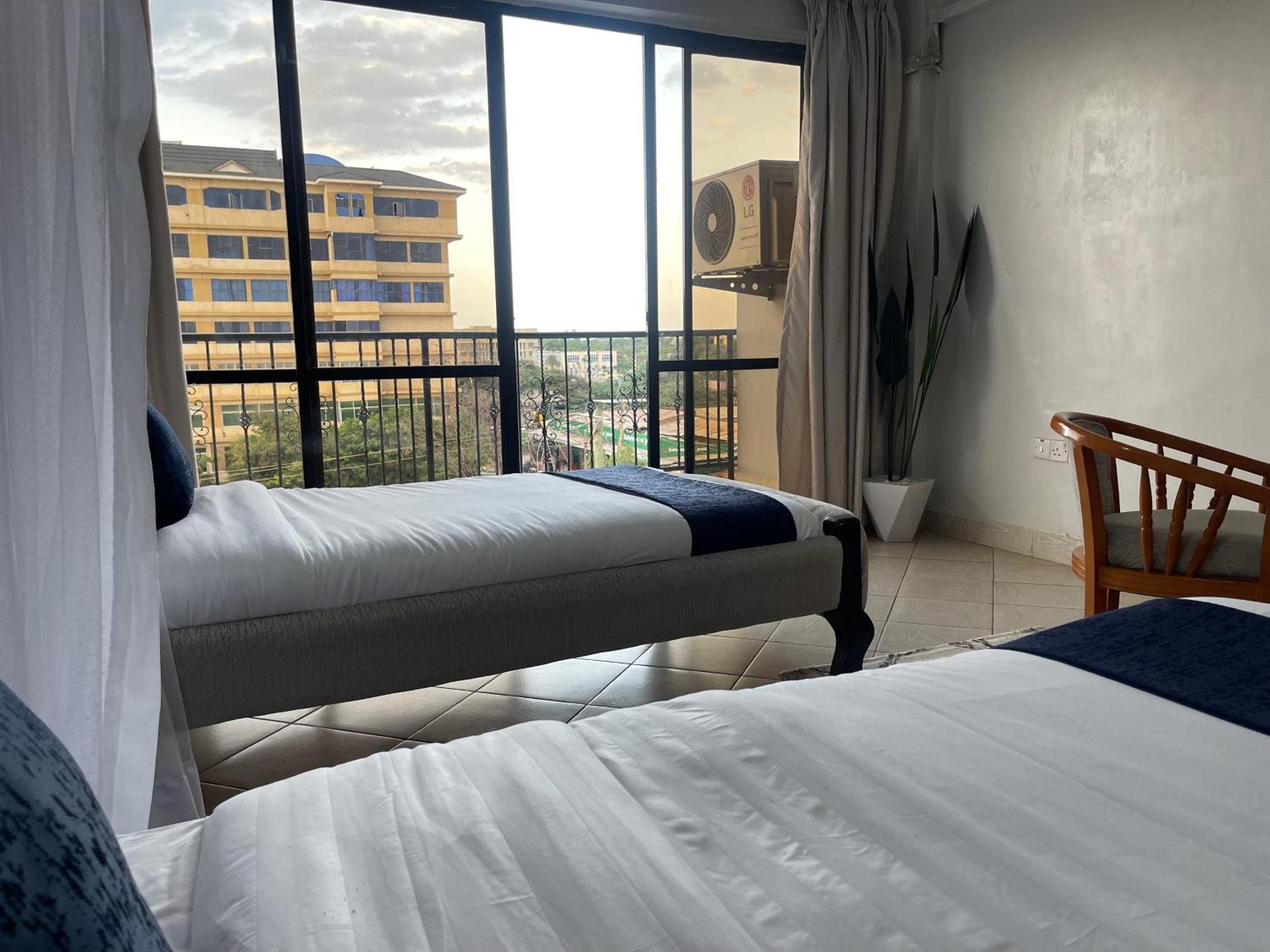 Iman Hotel Isiolo Εξωτερικό φωτογραφία