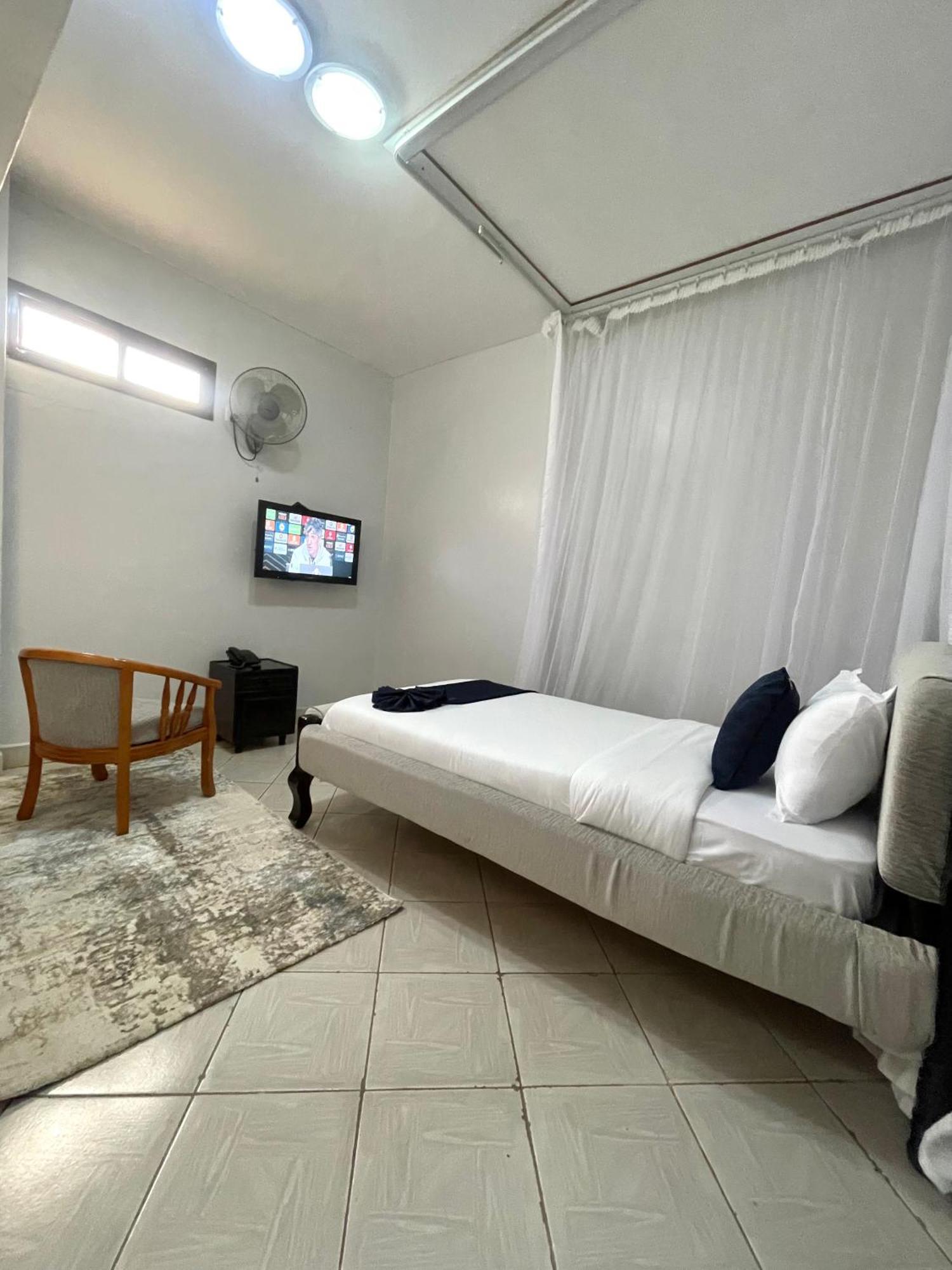 Iman Hotel Isiolo Εξωτερικό φωτογραφία